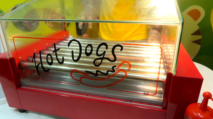 hotdog live food station