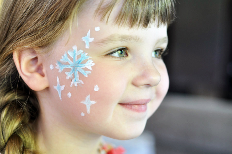 Christmas Face Painting by PartyMojo