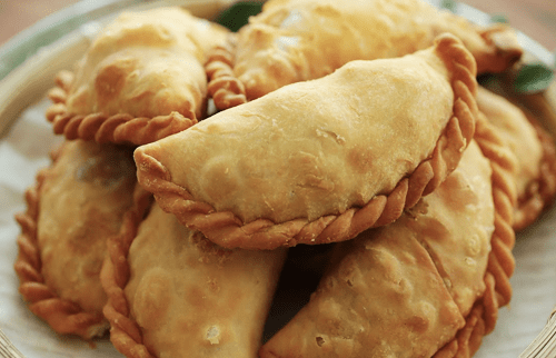 Curry Puff 500×322-min Cheese Prata Dog live food station