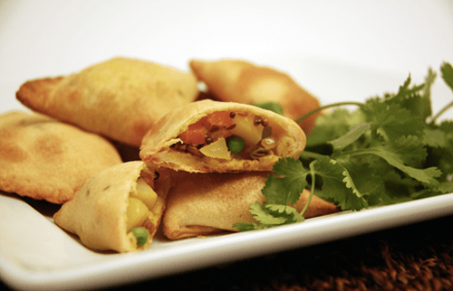 Samosa Credits CBC.ca 500×322-min Cheese Prata Dog live food station