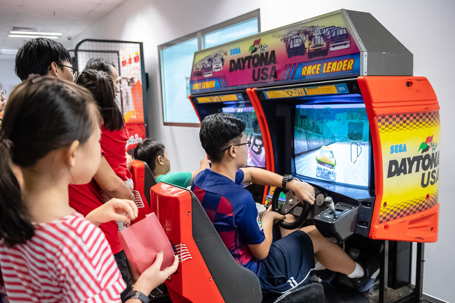 download buy daytona usa arcade machine