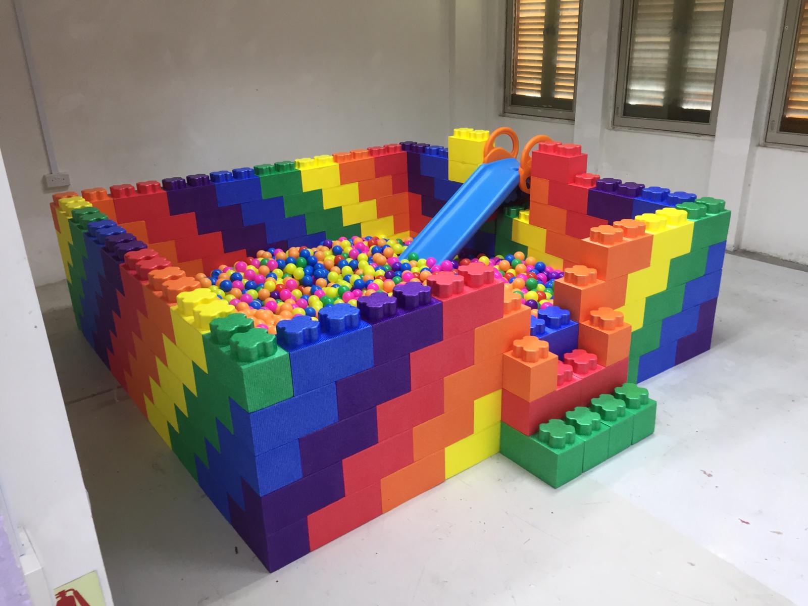 Rainbow Ball Pit-04 with slide Cocktail tables