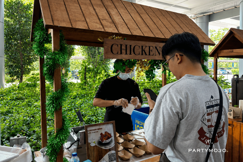 friend chicken wing live station